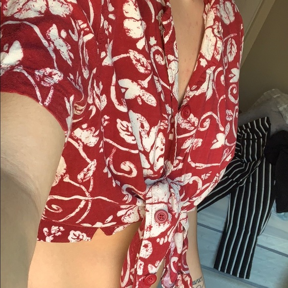 Vintage Hawaiian flannel/shirt/crop top - Picture 2 of 3